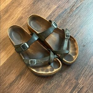 Birkenstock Mayari, size 39 regular width, black genuine leather
